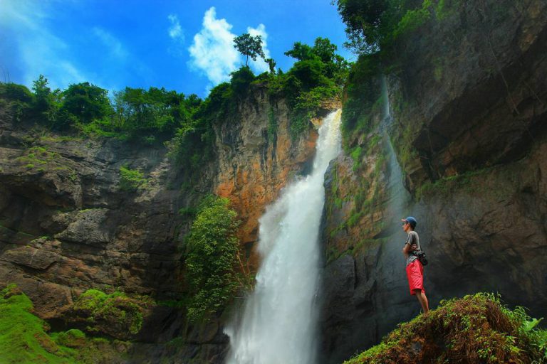 Pesona Wisata Geopark Ciletuh Sukabumi