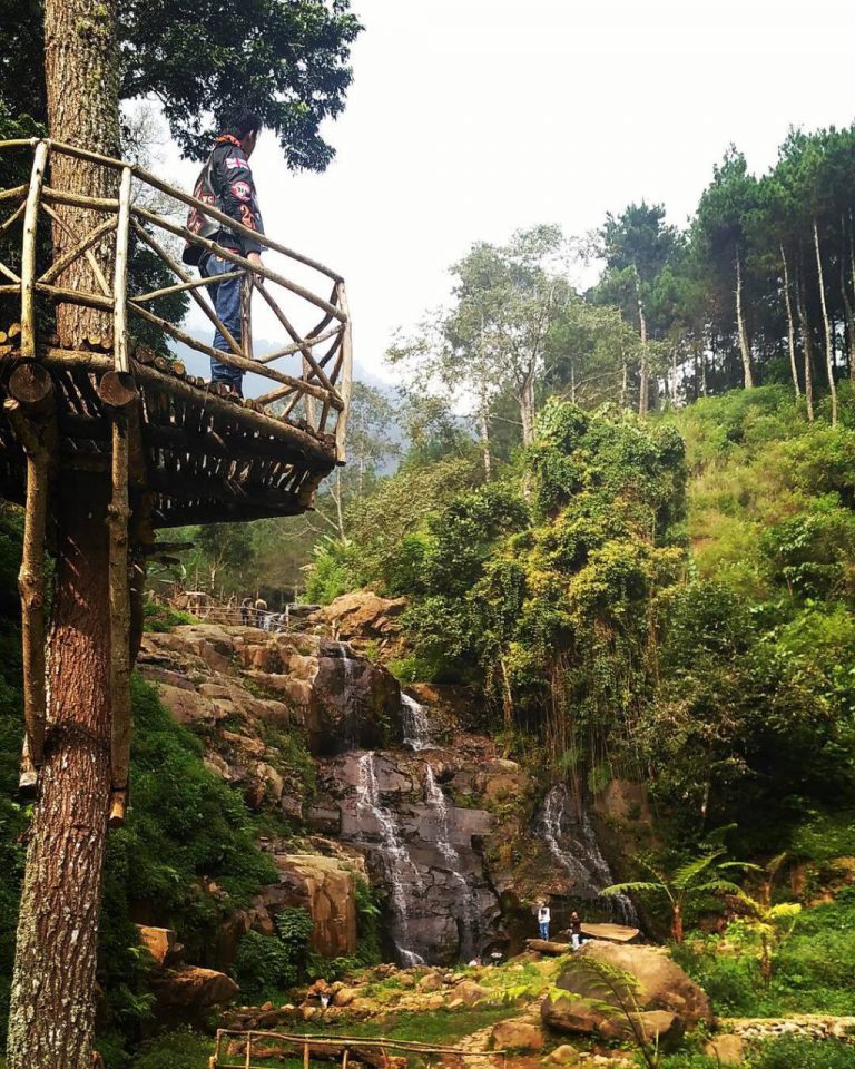 Wisata Air Terjun Curug Luhur Cibodas