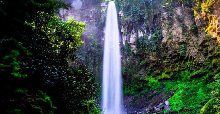 Wisata Air Terjun Grojogan Sewu Karanganyar Tawangmangu