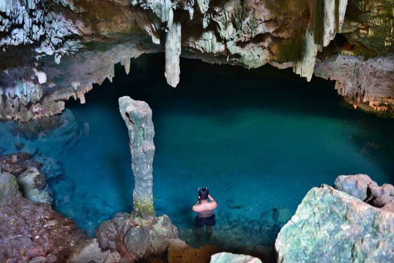 Wisata Goa Rangko NTT Memikat Dengan Danau Birunya!