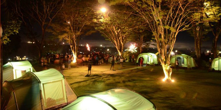 Glamping, Kemping Mewah Di Tenda Bintang 5