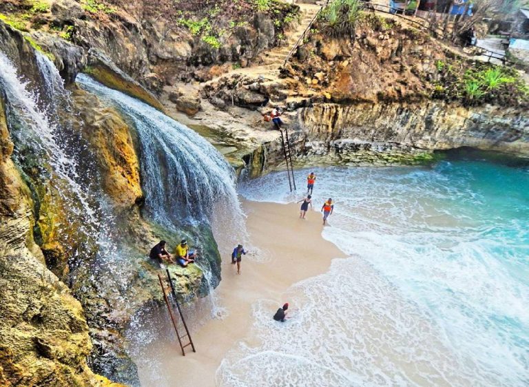 Pantai Di Pacitan Terbaik Wajib Kunjung!