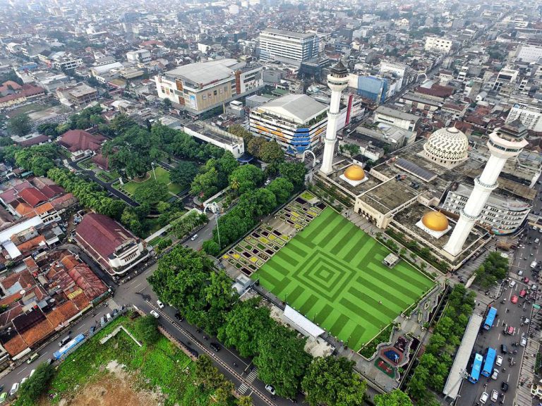 Tempat Romantis Di Bandung Wajib Kunjung Bareng Pasangan