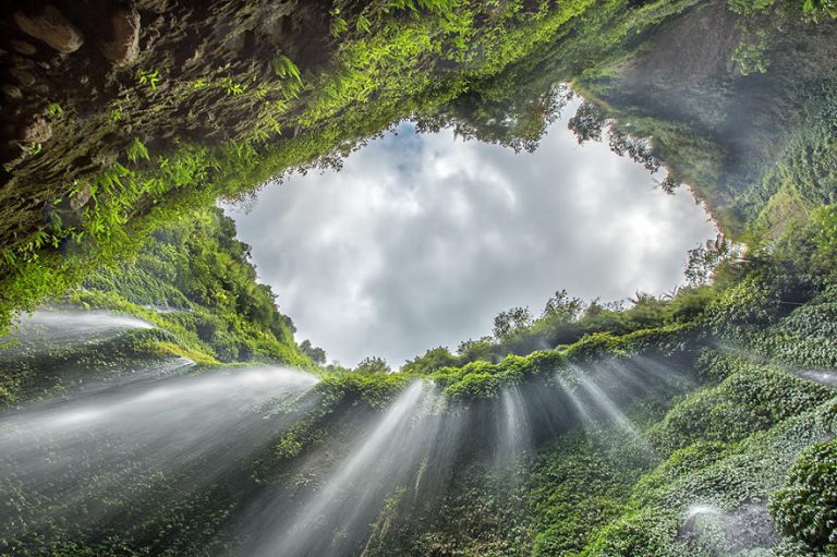 Tempat Wisata Air terjun Madakaripura Dekat Gunung Bromo!