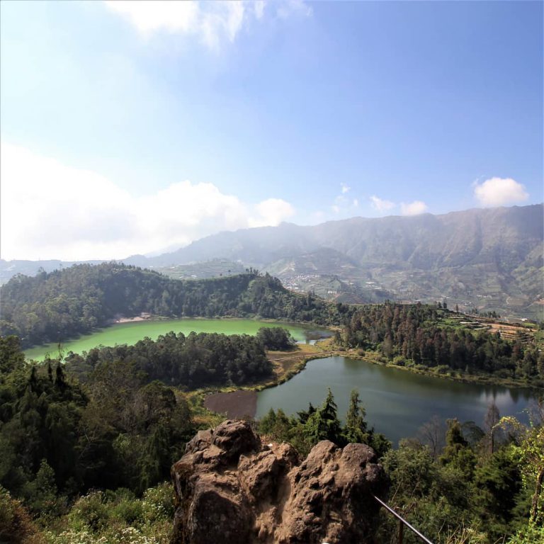 Tempat Wisata Telaga Warna Dieng
