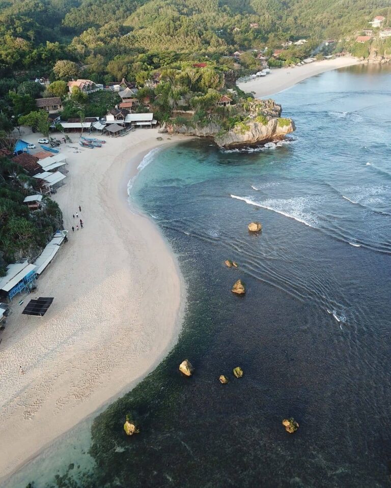 #explorejogja photo today by  taken at Pantai Ngandong, Gunungkidul....