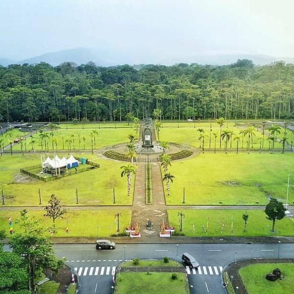 #ExplorePapua Photo today by  Taken at Alun-Alun Kuala Kencana, Mimika, Papua...
