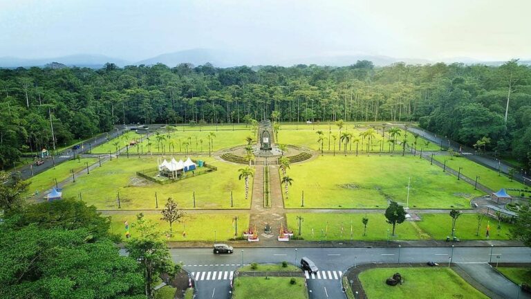 #ExplorePapua Photo today by  Taken at Alun-Alun Kuala Kencana, Mimika, Papua...