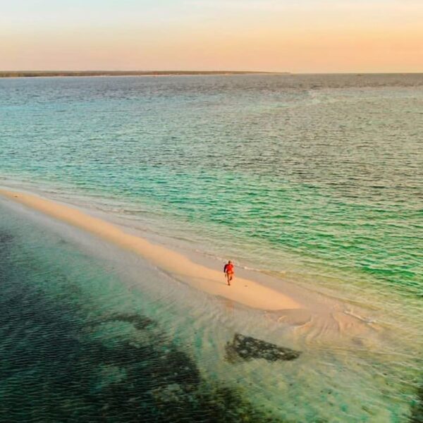 #explorebaubau photo today by  taken at pulau pasir timbul(pasi Labunta), Mawasa...