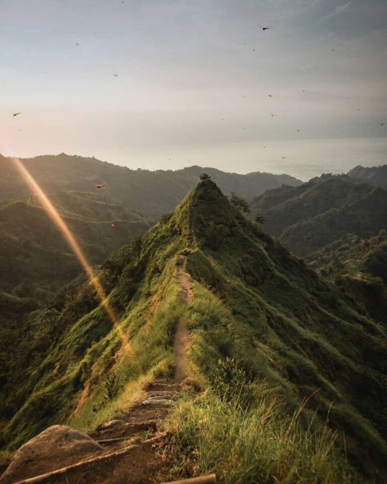 #exploresukabumi photo of Bukit Tumpeng nicely captured by  . 
Have you ever bee...