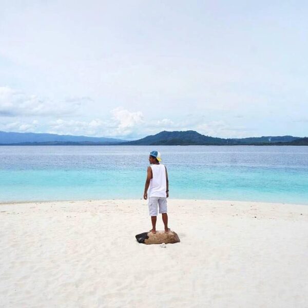 #exploreambon photo today by  taken at Pantai Pulau Molana, Maluku Tengah, Maluk...