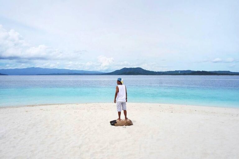 #exploreambon photo today by  taken at Pantai Pulau Molana, Maluku Tengah, Maluk...