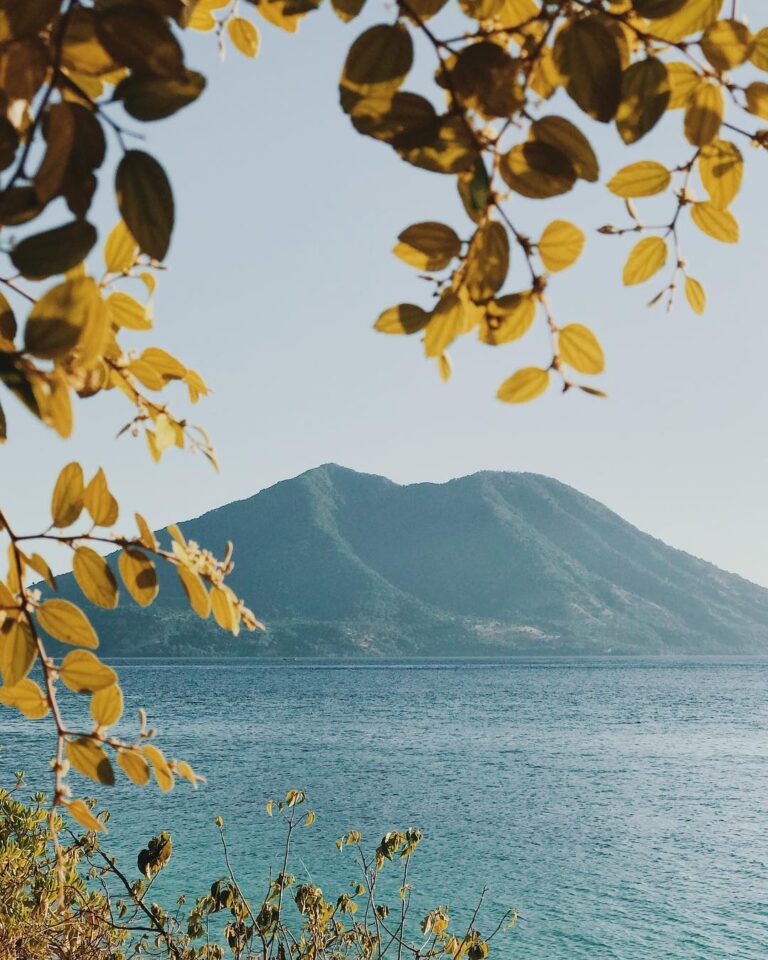 #explorealor Photo today by  Taken around at Pantai Sabanjar, Alor, Nusa Tenggar...