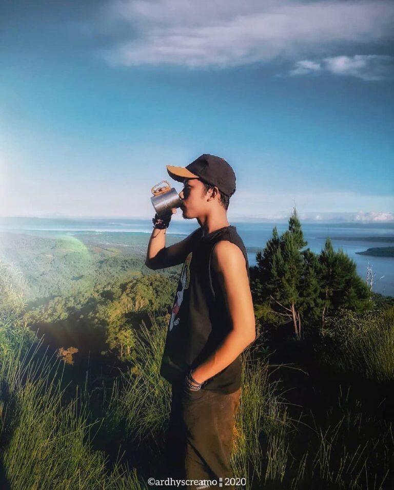 #explorebaubau photo today by  taken at puncak tambang Kapontori, Buton....