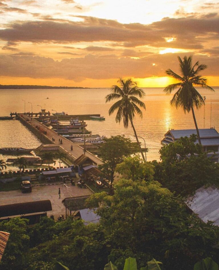 #explorebaubau photo today by  taken at pelabuhan Topa....