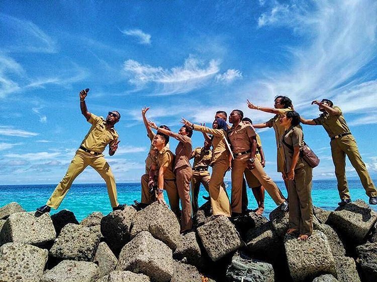 1600911708 272 Jelajah Wisata Papua Yuk jelajah tempat wisata Papua ini - Jelajah Wisata Papua -  Yuk jelajah tempat wisata Papua ini!! - Photo today by  Taken at Pantai Abasi, Batu Kotak Manokwari...