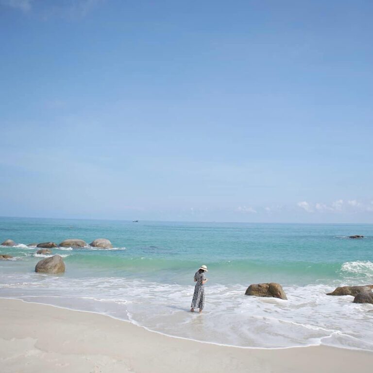 Location : Pantai Tanjung Berikat, Batu Beriga, Lubuk Besar, Kabupaten Bangka Te...