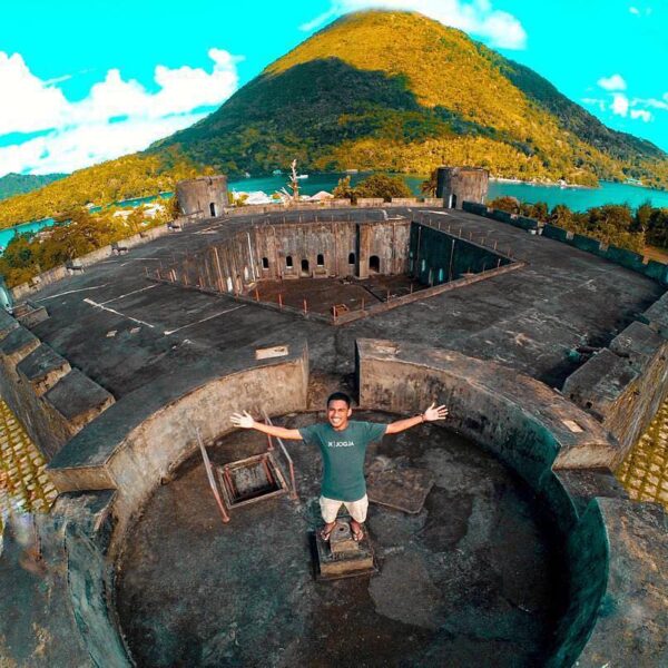 #exploreambon photo today by  taken at Benteng Belgica, Banda Neira, Maluku.
#ex...