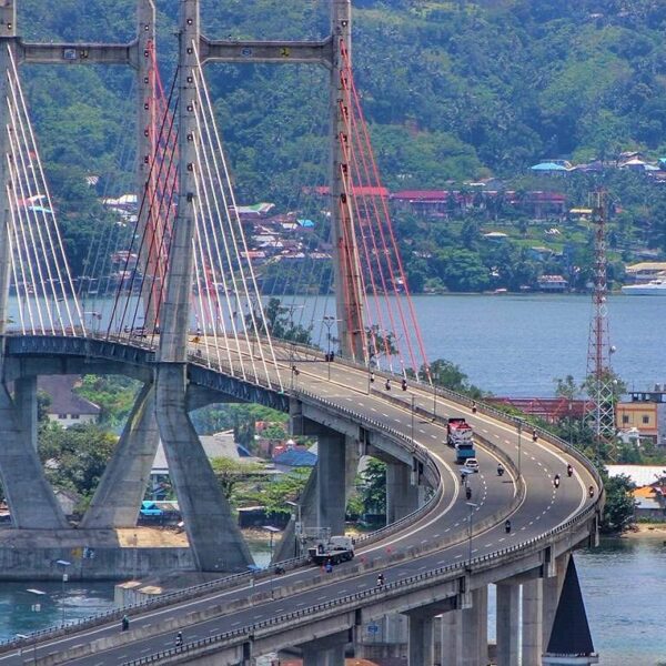 #exploreambon photo today by  taken at Jembatan Merah Putih, Kota Ambon.
#explor...