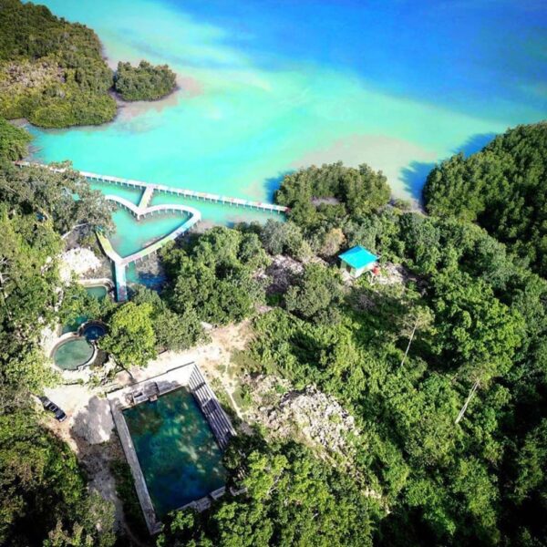#explorebaubau photo today by  taken at permandian Ladiki pantai Matawine, Buton...