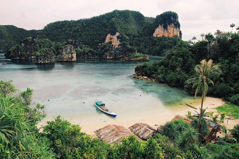 #ExplorePapua Photo Today by  Taken At Gamfi island, Raja Ampat...