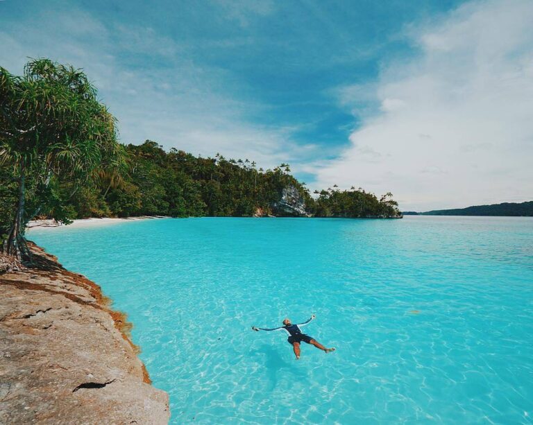 ExplorePapua Photo Today By  Taken At Kaimana, West Papua...