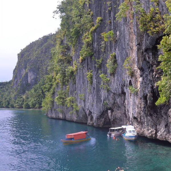 #exploreambon photo today by  taken at Tebing Hatu Pia, Seram Utara, Maluku.
#ex...
