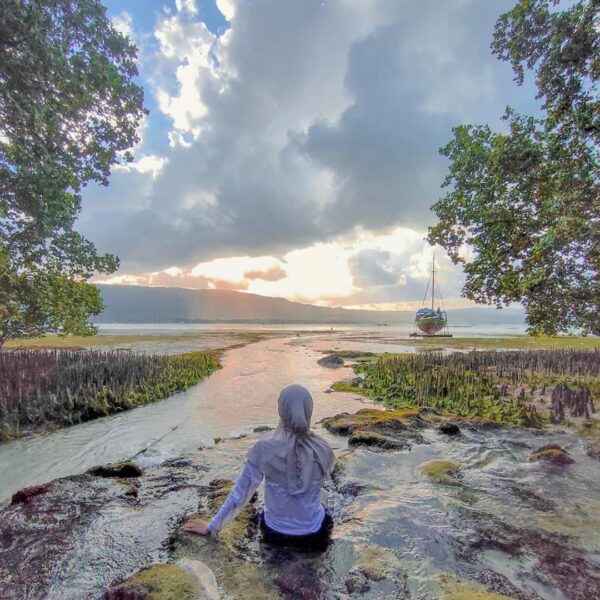 #explorebaubau photo today by  taken at pantai Kasosona, Pasarwajo, Buton....