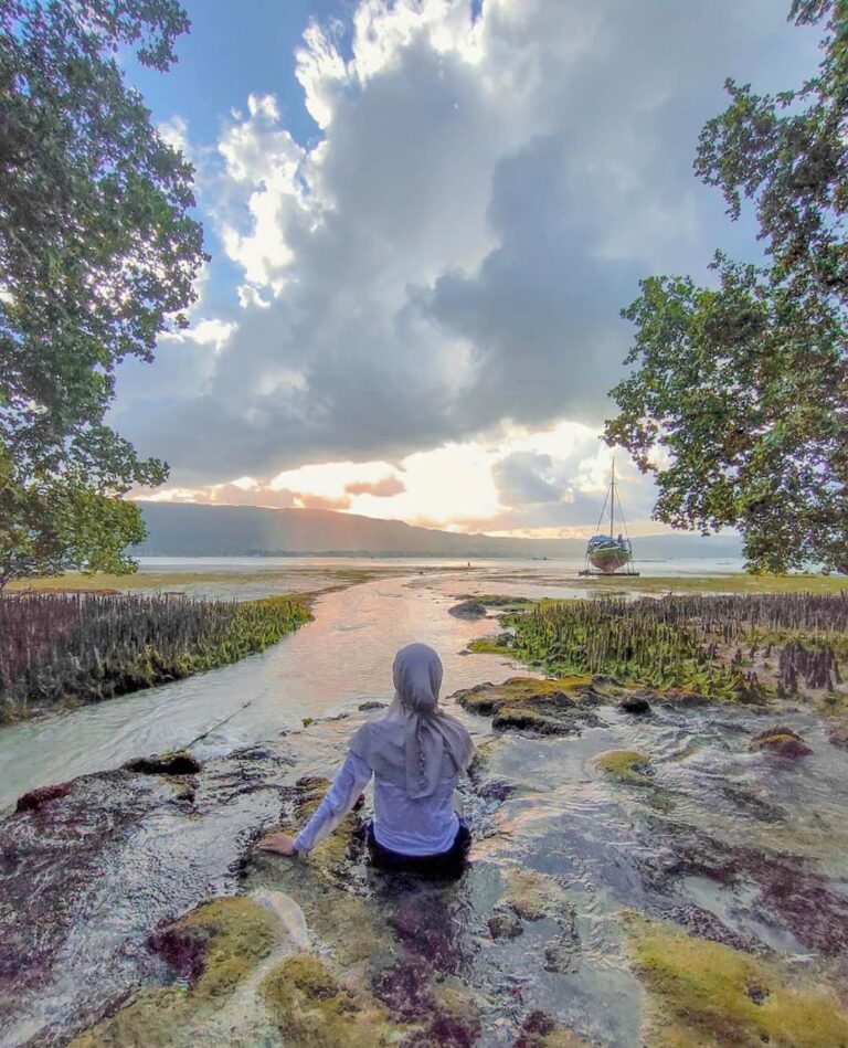#explorebaubau photo today by  taken at pantai Kasosona, Pasarwajo, Buton....