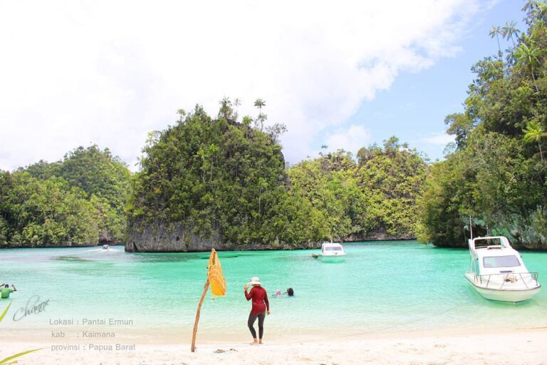 ExplorePapua Photo Today By  Taken At Ermun Beach,  Teluk Triton, Kab. Kaimana, ...