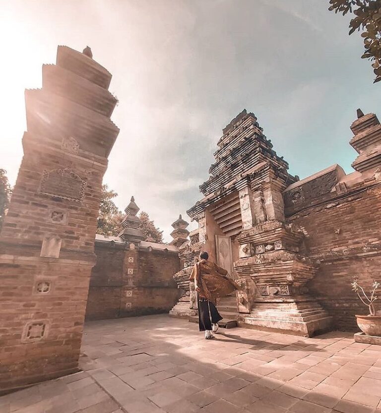 #explorejogja photo today by  taken at Makam Raja-Raja Mataram, Kotagede....