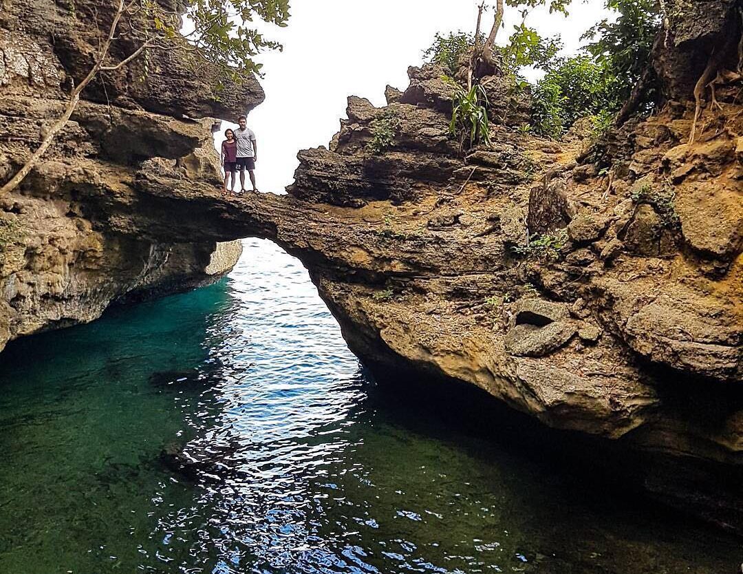 #exploreambon photo today by  taken at Batu Lubang Liliboi, Ambon.
#exploreindon...