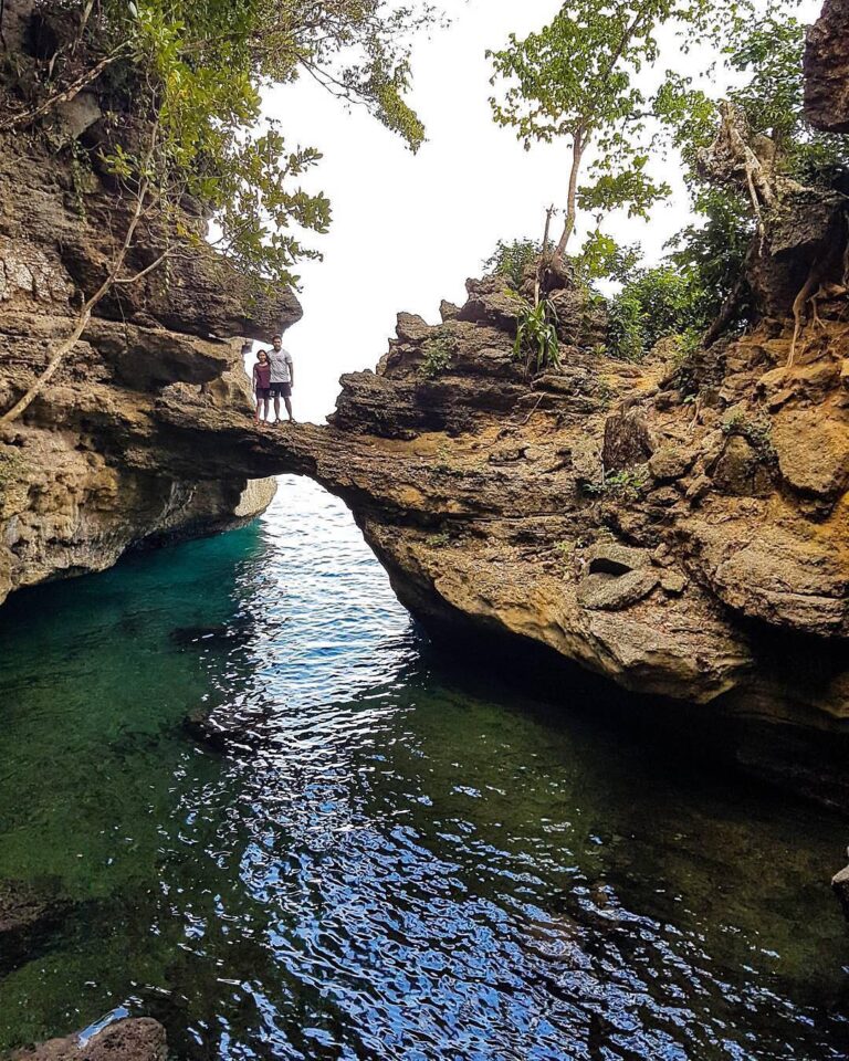 #exploreambon photo today by  taken at Batu Lubang Liliboi, Ambon.
#exploreindon...