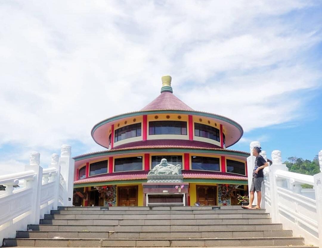 Location : Pagoda Vihara Puri Tri Agung, Nirwana Beach, Sungailiat, Kabupaten Ba...