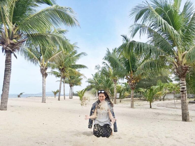 Location : Pantai Tongaci, Sungailiat, Kabupaten Bangka, Bangka Island, Indonesi...