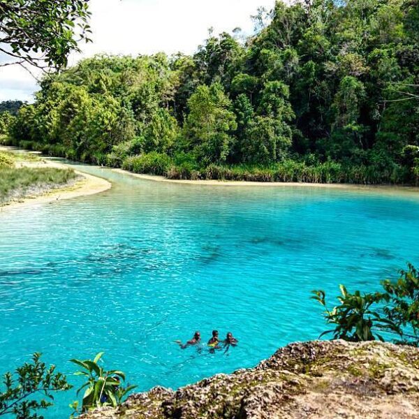 ExplorePapua Photo Today By  Taken At Danau Framu, Ayamaru, Kab. Maybrat,  Papua...