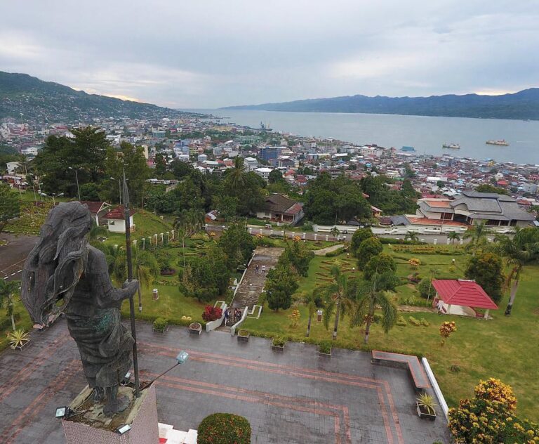 #exploreambon photo today by  taken at Monumen Patung Kristina Martha Tiahahu, K...