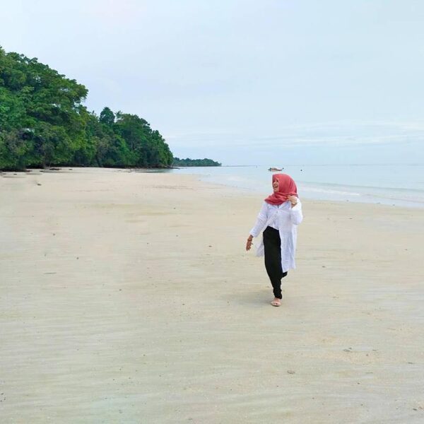 #exploreambon photo today by  taken at Natsepa Beach, Ambon.
#exploreindonesia...