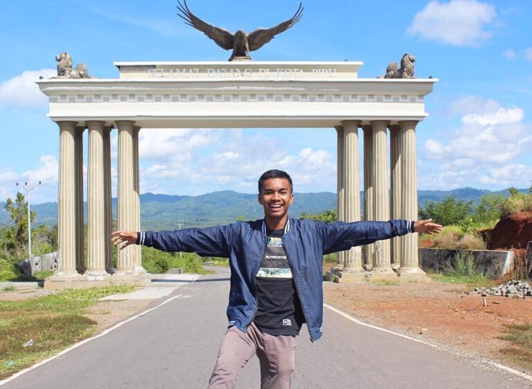 #exploreambon photo today by  taken at Gapura Selamat Datang Kota Piru, SBB, Mal...