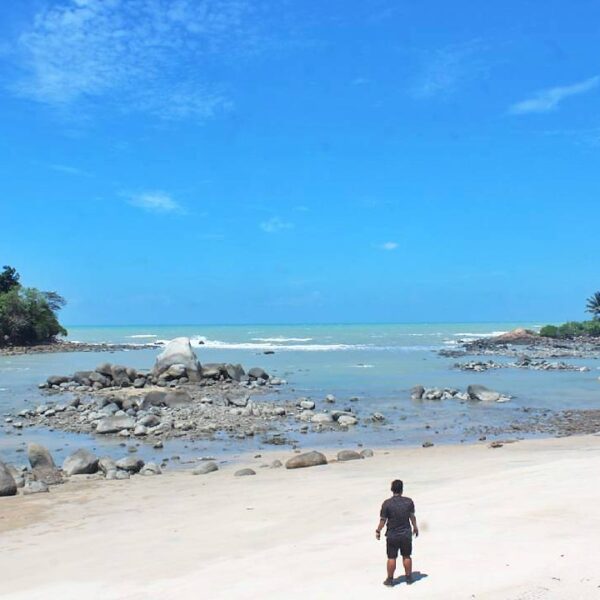 Location : Pantai Pulau Tiga BIO (Bangka Indoor Outdoor), Riau Silip, Bangka Isl...