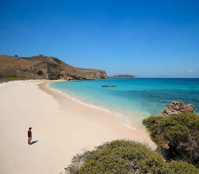 #explorebima Photo today by  taken at Mangge Longko Beach Lambu...