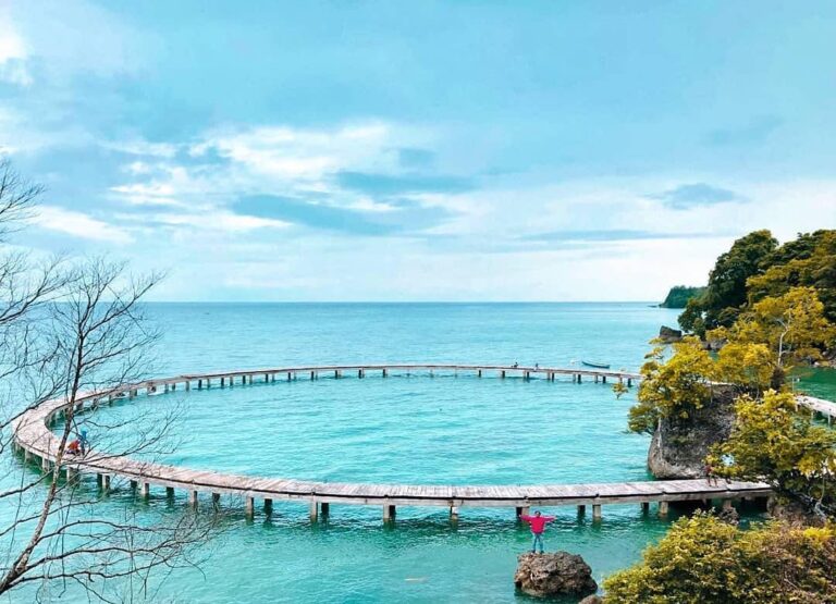#explorebaubau Photo today by  taken at Pantai Lapoili, Sampolawa - Buton Selata...