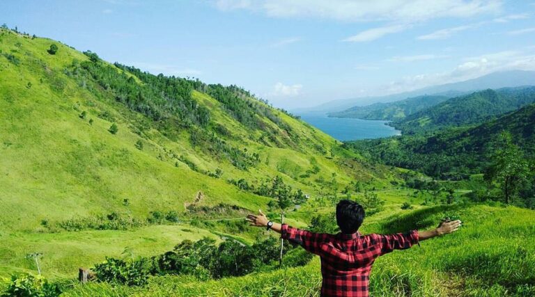 #exploreambon photo today by  taken at Bukit Teletabis Piru, Kab.SBB, Maluku.
#e...