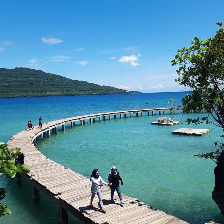 #explorebaubau Photo today by  taken at Pantai Lapoili Buton Selatan....