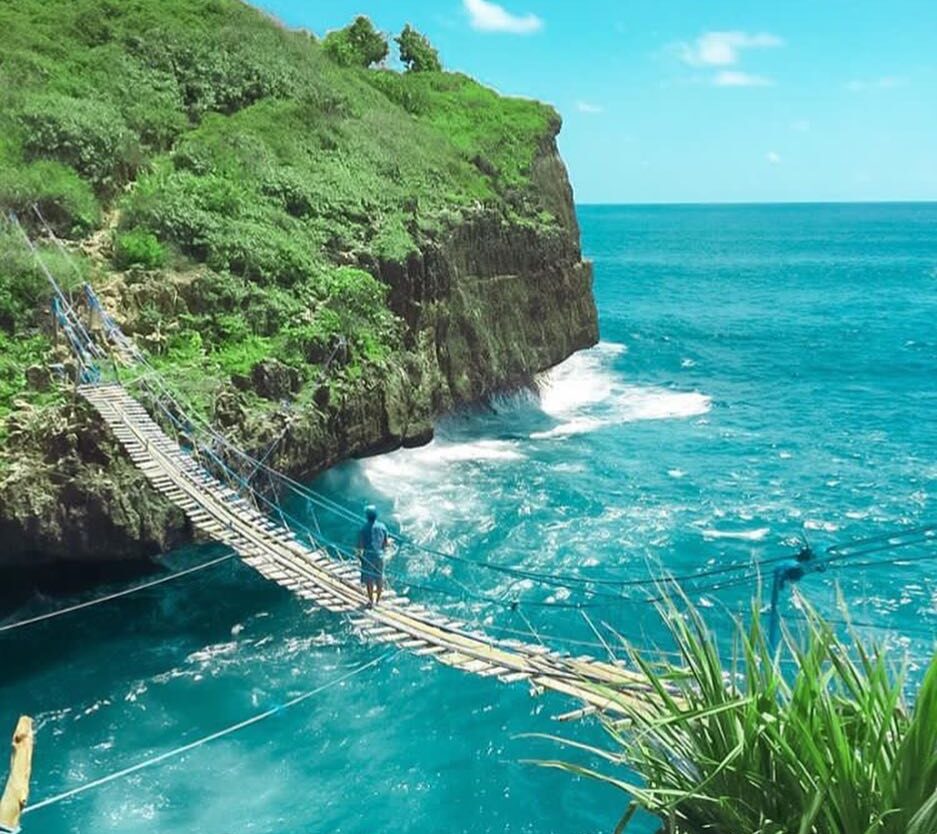 #explorejogja photo today by  taken at Pantai Pulau Kalong, Gunungkidul....