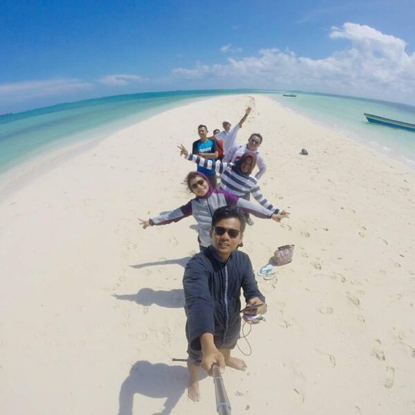#exploreambon photo today by  taken at Ngurtavur Beach, Tual, Maluku Tenggara, M...
