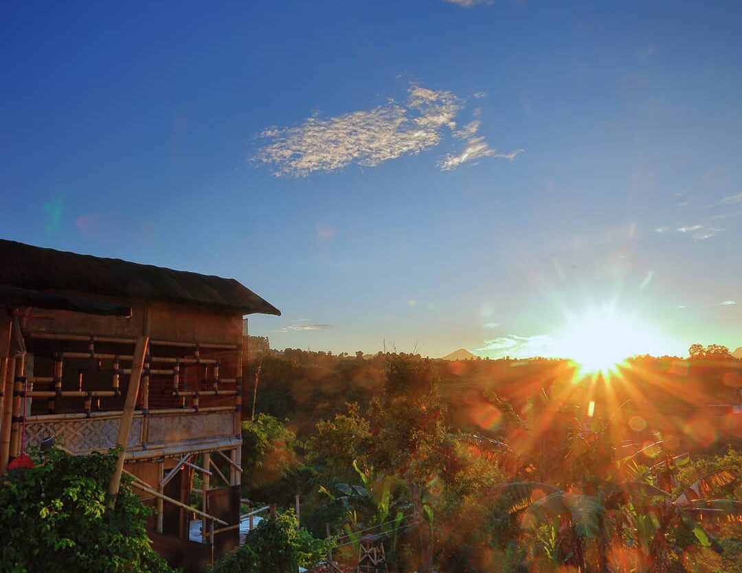 Belakangan ini, staycation semakin diminati oleh banyak orang yang tidak punya w...