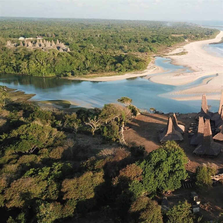 Berkelana ke Sumba, mampirlah ke kampung adat Ratenggaro di Sumba Barat Daya! Sa...