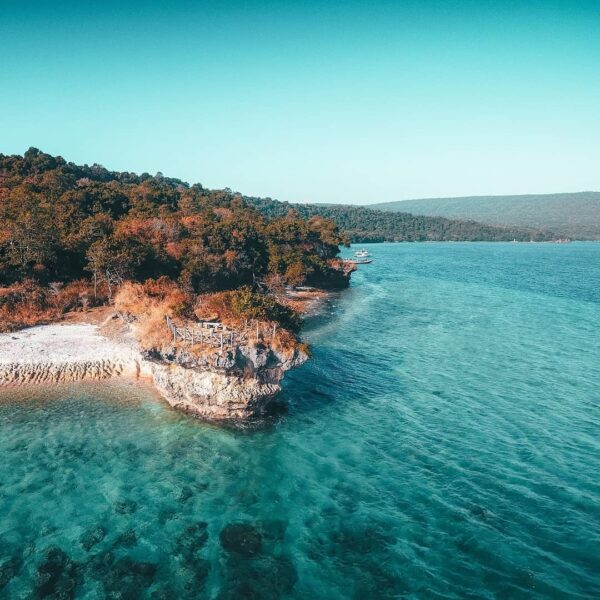Dalam hitungan hari di Pulau Moyo, kabupaten Sumbawa akan diadakan satu festival...
