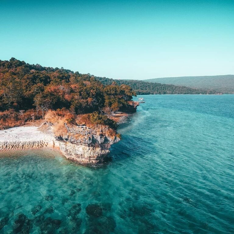 Dalam hitungan hari di Pulau Moyo, kabupaten Sumbawa akan diadakan satu festival...